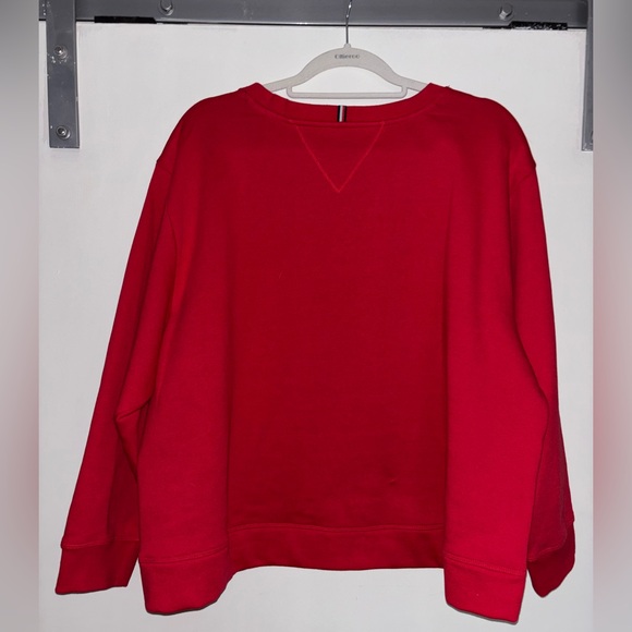 Oversized Tommy Hilfiger cotton sweatshirt in red - Picture 3 of 8